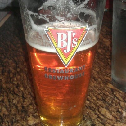 Photo taken at BJ&#39;s Restaurant &amp; Brewhouse by Albert C. on 12/24/2012