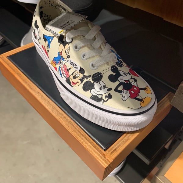 vans at fashion valley mall
