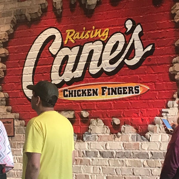 Foto scattata a Raising Cane&#39;s Chicken Fingers da JDH il 5/11/2018