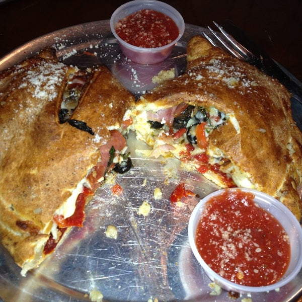 Снимок сделан в AJ&#39;s NY Pizzeria of Topeka пользователем Merry 9/18/2013