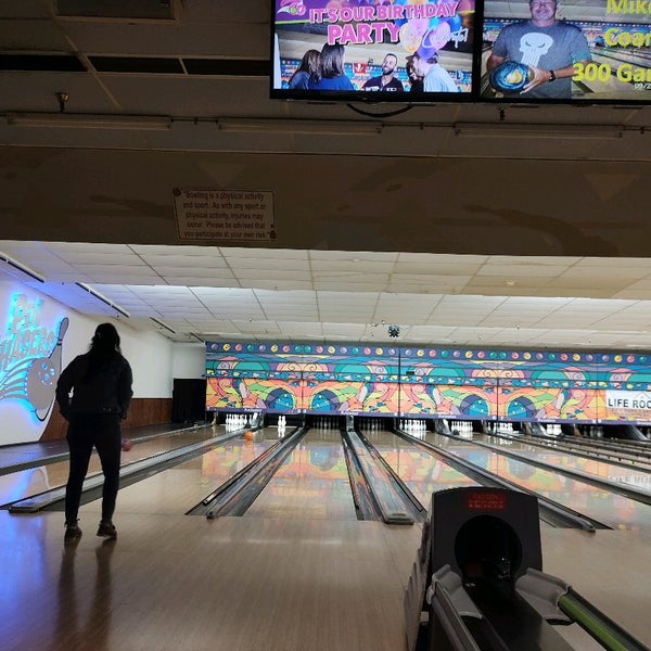 Photos at Pin Chasers (Veterans) 18 tips from 1924 visitors