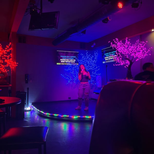 Foto tirada no(a) 7 Bamboo Lounge por Anton R. em 7/31/2022