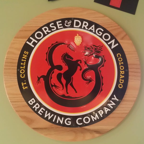 Foto tomada en Horse &amp; Dragon Brewing Company  por Deuane H. el 10/10/2016