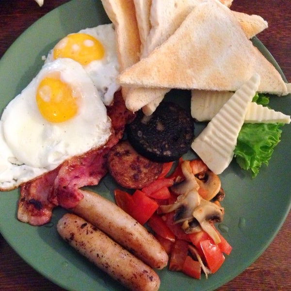The Irish Breakfast is very lecker - coupled with a beer it's the perfect hangover cure.