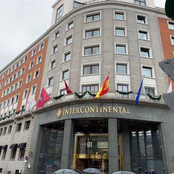 รูปภาพถ่ายที่ Hotel InterContinental Madrid โดย Vicky A. เมื่อ 11/28/2019