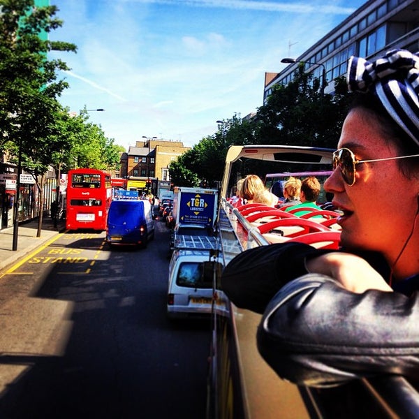 Photo taken at Big Bus Tours - London by Nastia on 6/5/2013
