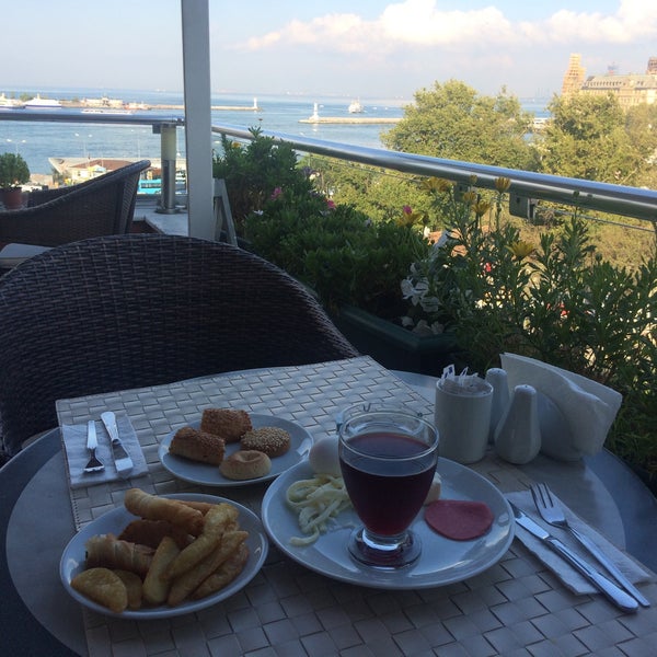 Foto tomada en Deniz Hotel  por Mehmet Ö. el 7/21/2017