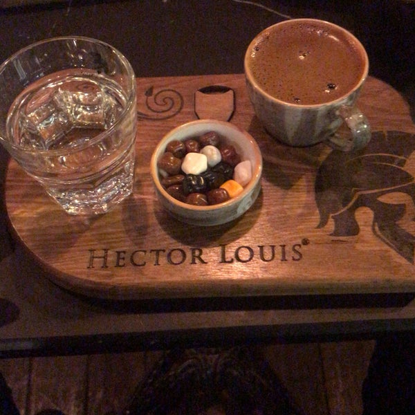 Das Foto wurde bei Hector Louis Coffee von Oğuzhan Ö. am 5/14/2019 aufgenommen