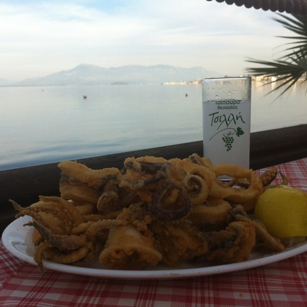 Foto tirada no(a) Abona Seaside Restaurant por ✨Maria✨ em 12/26/2012