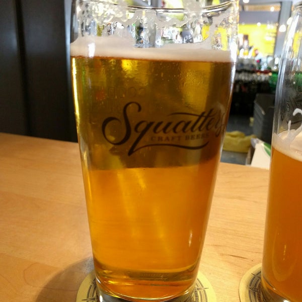 Das Foto wurde bei Squatters Pub Brewery von Emily am 9/5/2018 aufgenommen