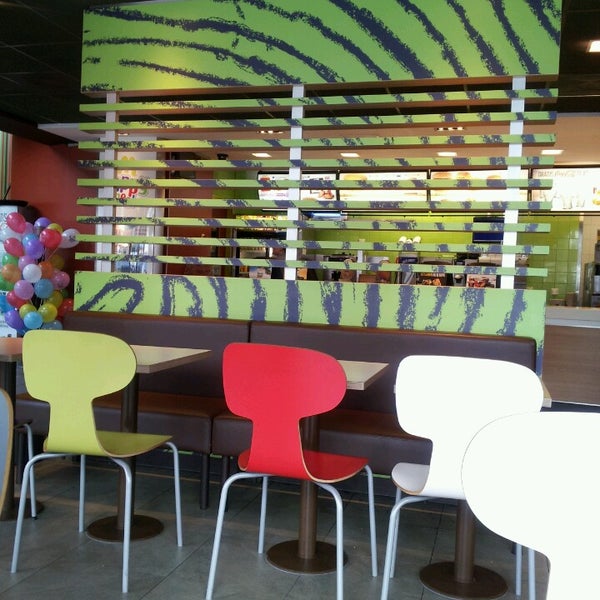 Foto scattata a McDonald&#39;s da Pasula V. il 7/31/2013
