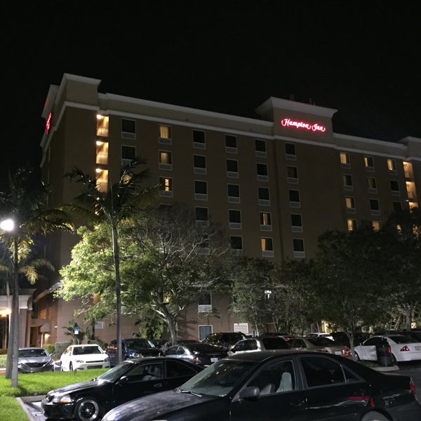 Hotel muy bien ubicado, frente a Gulfstream, a poca distancia de Aventura Mall, Hallandale Beach y Hollywood Beach. Se puede llegar caminando a Best Buy, Target y Whole Foods Market, entre otros.
