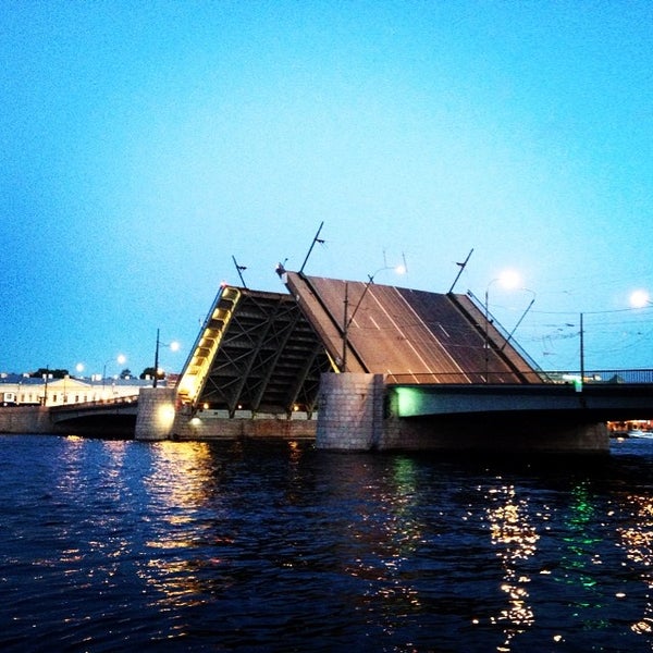 У тучкова моста