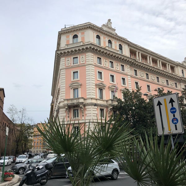 Photo taken at Rome Marriott Grand Hotel Flora by Jeff on 11/24/2018