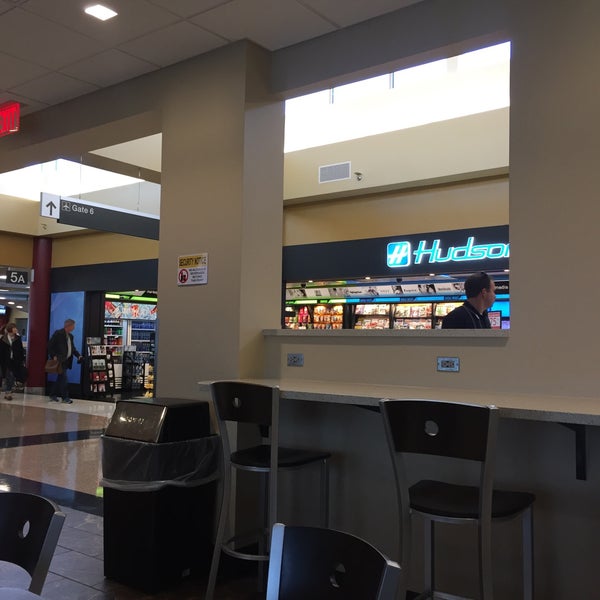 Photo taken at Roanoke-Blacksburg Regional Airport (ROA) by Jeff on 10/7/2016