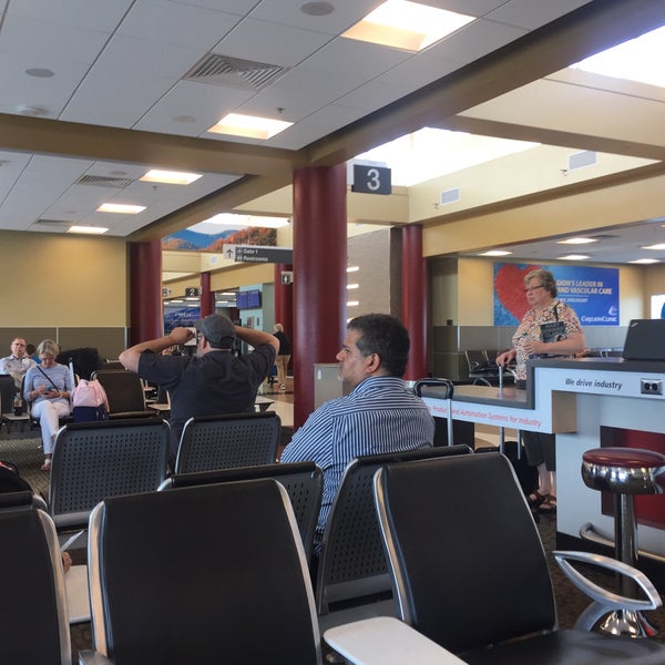Foto scattata a Roanoke-Blacksburg Regional Airport (ROA) da Jeff il 6/14/2017