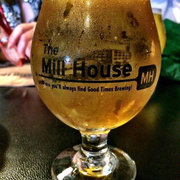 Foto tirada no(a) Good Times Brewing at The Mill House por Jeff em 12/26/2015