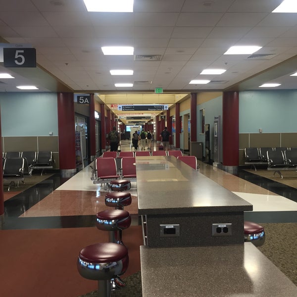 Foto scattata a Roanoke-Blacksburg Regional Airport (ROA) da Jeff il 5/5/2018
