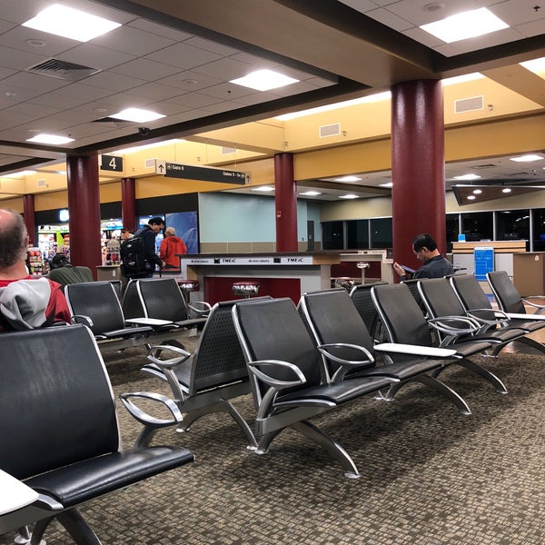 Foto scattata a Roanoke-Blacksburg Regional Airport (ROA) da Jeff il 10/27/2018