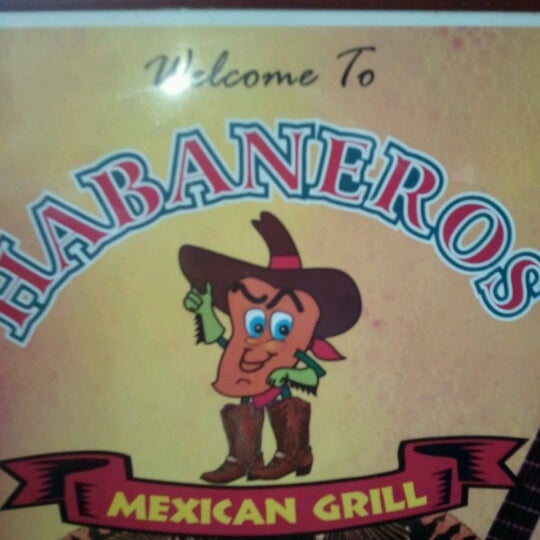 Photo prise au Habaneros Mexican Grill par Jada B. le11/6/2012