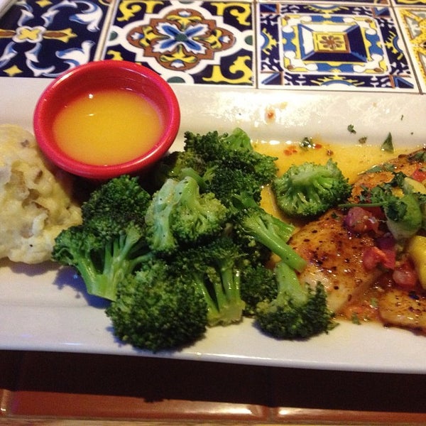 Photo taken at Chili&#39;s Grill &amp; Bar by Lici B. on 5/23/2013