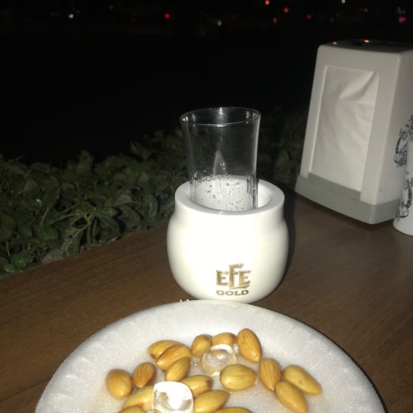 Das Foto wurde bei Muzom Restoran von Pınar N. am 10/5/2021 aufgenommen