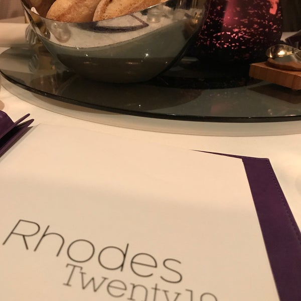 Foto tomada en Rhodes Twenty10  por Abdullah🃏ACE el 1/30/2018