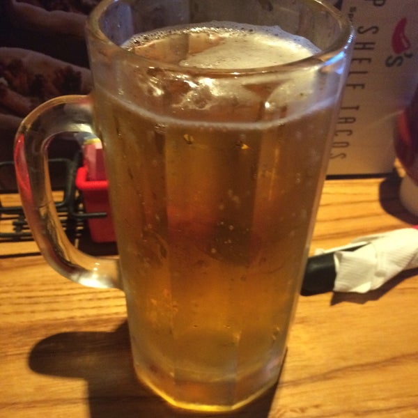 Photo taken at Chili&#39;s Grill &amp; Bar by Alejandro M. on 4/19/2015