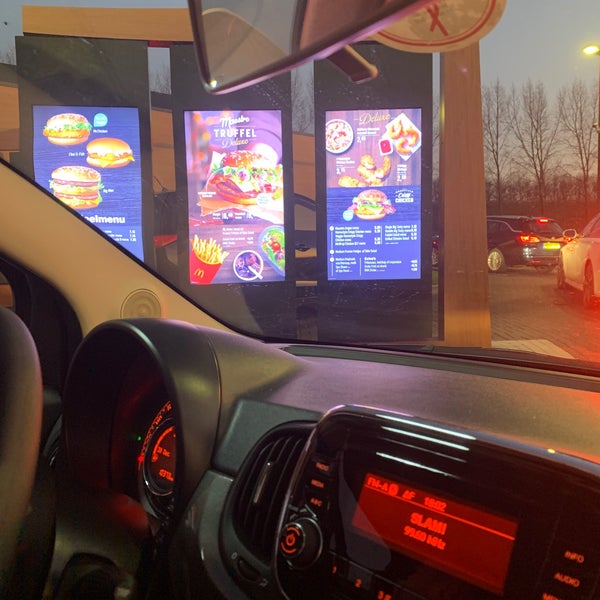 Снимок сделан в McDonald&#39;s пользователем Emma-Sophie O. 12/30/2019