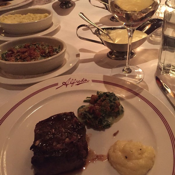 Photo taken at Alfred&#39;s Steakhouse by Chelsea D. on 9/7/2016