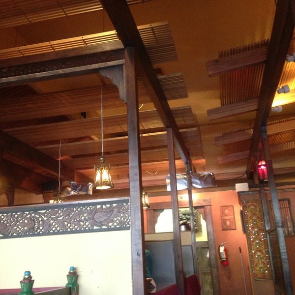 3/15/2013 tarihinde Mohammad K.ziyaretçi tarafından Shalimar Restaurant'de çekilen fotoğraf