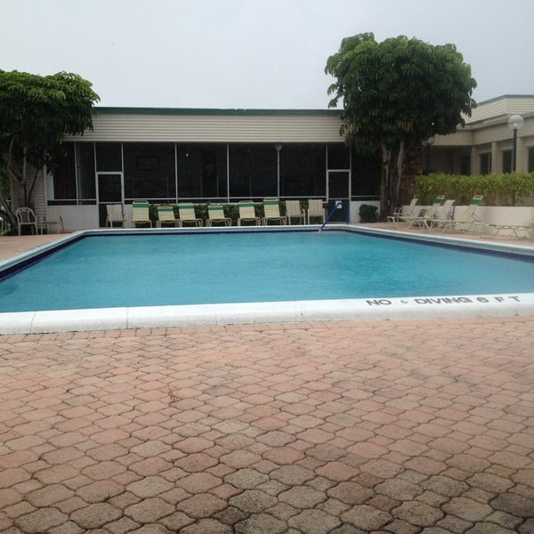 Sabal Palm Candy Store in Fort Lauderdale