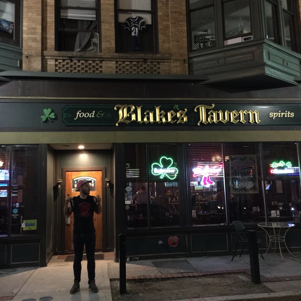 Foto tirada no(a) Blake&#39;s Tavern por Rick C. em 9/19/2016