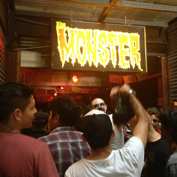 6/8/2013 tarihinde Diego D.ziyaretçi tarafından Monster Headquarters'de çekilen fotoğraf