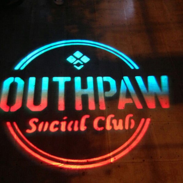 Foto tirada no(a) Southpaw Social Club por Kristen S. em 6/28/2013