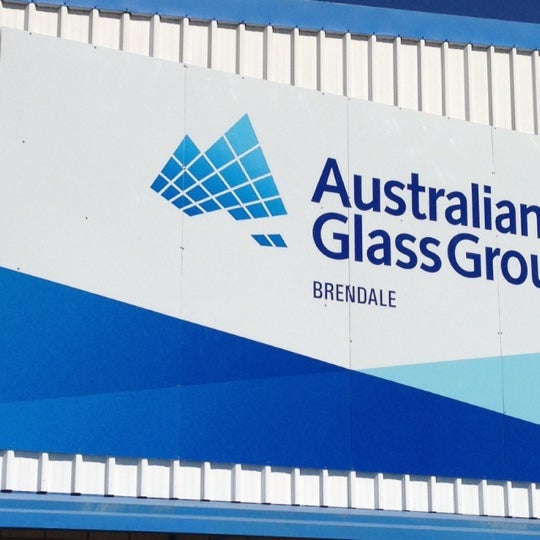 Стекло логотип. Товарный знак стекло house. Входная группа из стекла. Group glass right now. Стекло груп.