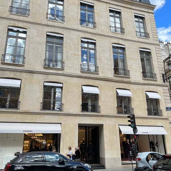 CHANEL - Place Vendôme - Paris, Île-de-France CHANEL - Place Vendôme - Paris, Île-de-France