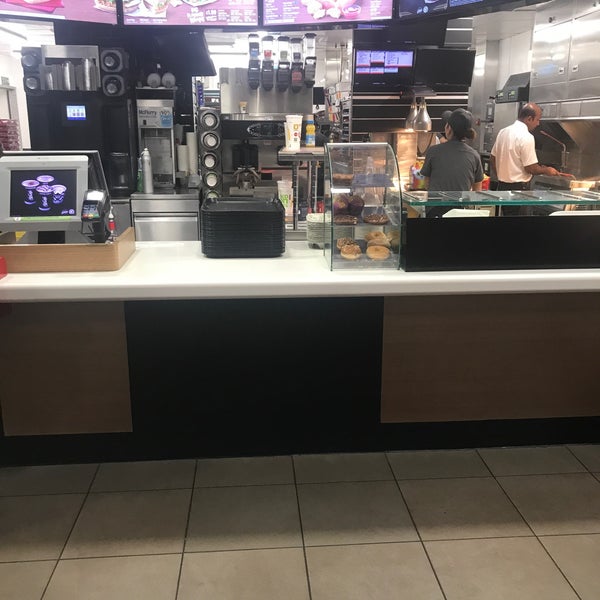 Foto scattata a McDonald&#39;s da Simon L. il 11/21/2019