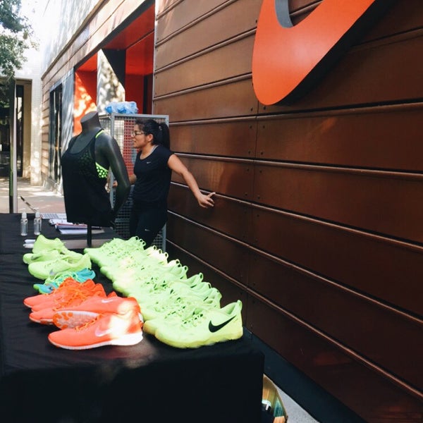 Northpark mall dallas on sale nike store