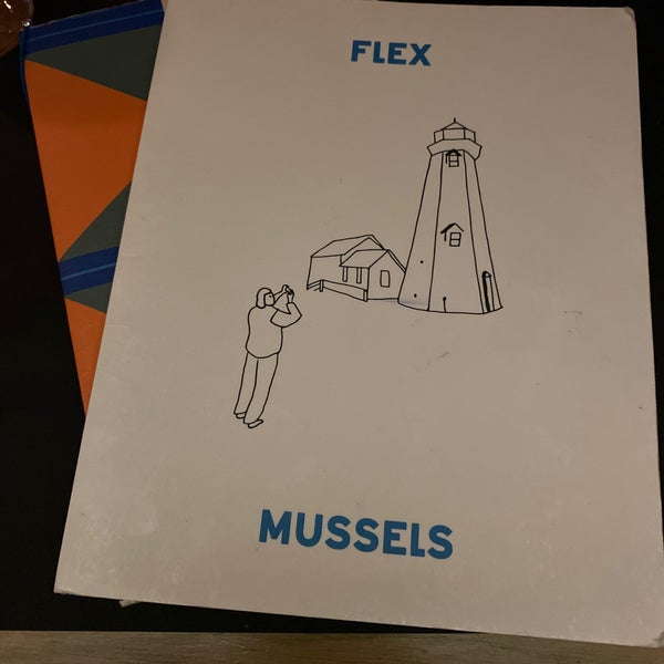 Foto tirada no(a) Flex Mussels por Chas P. em 12/18/2021