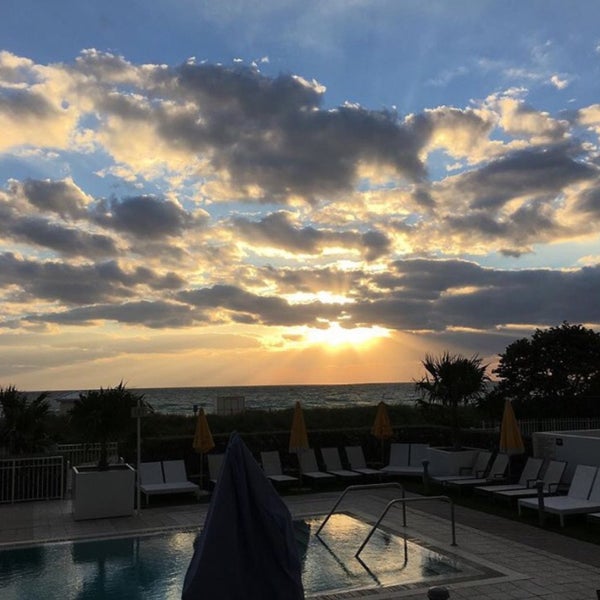 3/20/2017 tarihinde May H.ziyaretçi tarafından Hilton Cabana Miami Beach'de çekilen fotoğraf