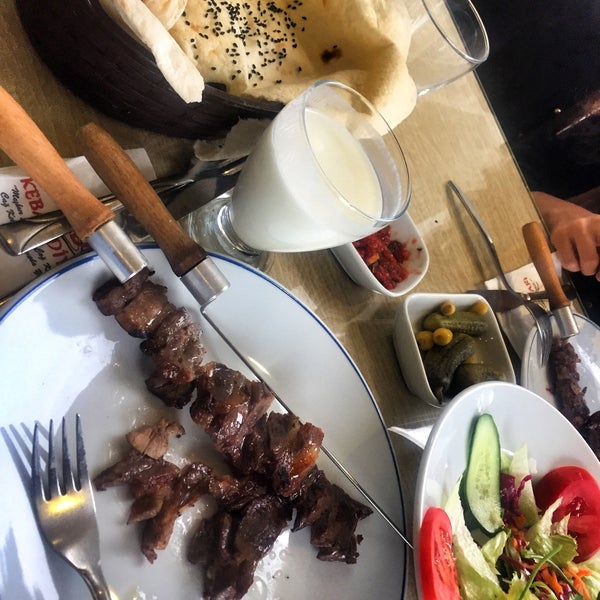 Снимок сделан в Kebap Diyarı Restaurant пользователем Tubaa 9/22/2016