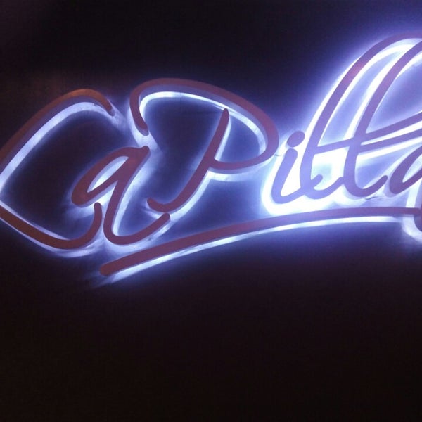 รูปภาพถ่ายที่ La Pilla โดย Patsy M. เมื่อ 5/2/2015