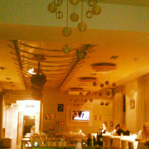 9/19/2012 tarihinde Лилия М.ziyaretçi tarafından Ресторан Famous'de çekilen fotoğraf