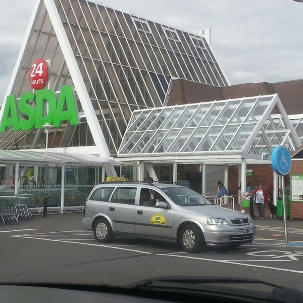 Asda Wolverhampton'da Süpermarket