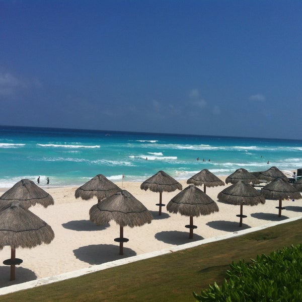 Photo taken at Paradisus Cancún by M?ica D. on 4/16/2013