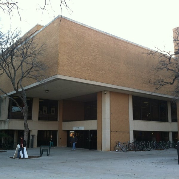 Foto diambil di University Union oleh Skyler S. pada 2/19/2013