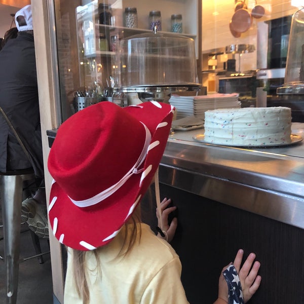 9/28/2019 tarihinde Emily S.ziyaretçi tarafından D Bar Denver'de çekilen fotoğraf