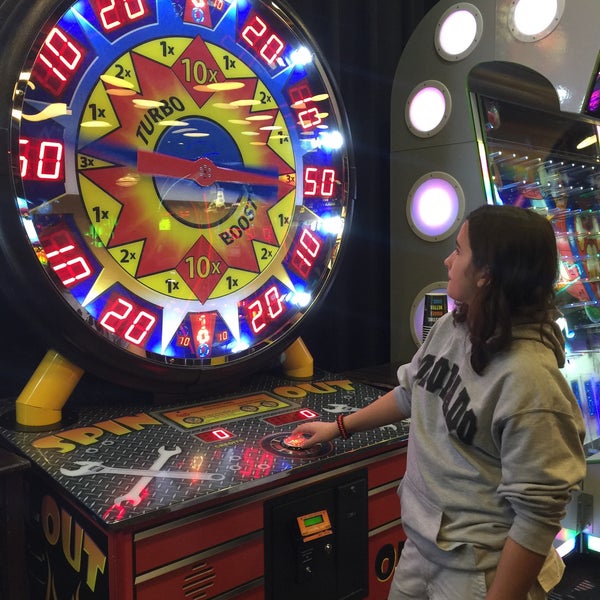 Photo taken at Dave &amp; Buster&#39;s by Courtney H. on 3/15/2015