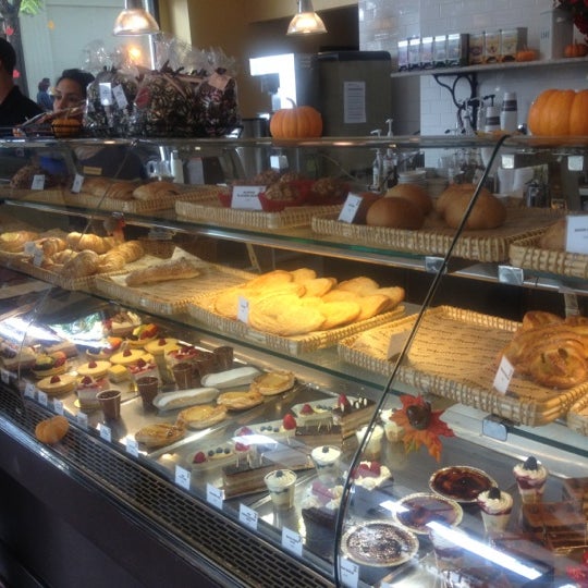 11/1/2012にCrystalがChampagne French Bakery Cafeで撮った写真